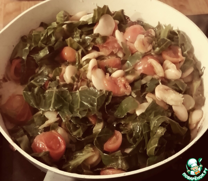 Кассуле с помидорами, бобами и кейлом