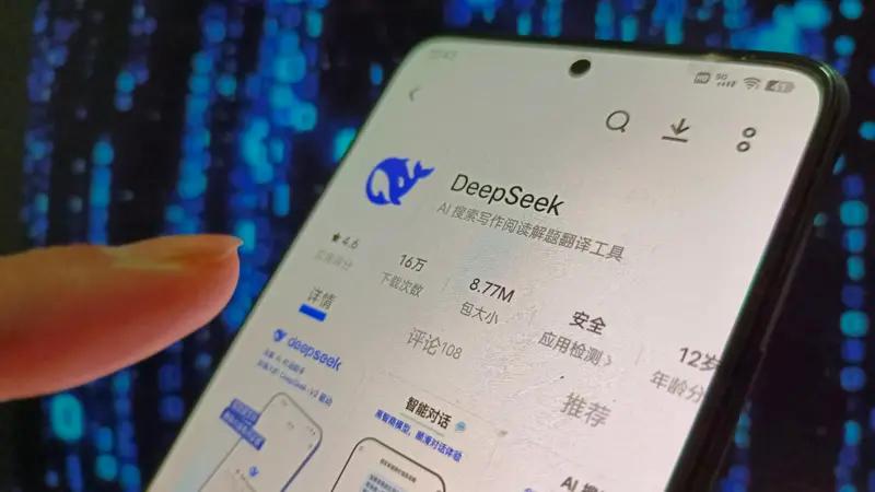 Китайский чат-бот DeepSeek-R1 обогнал ChatGPT и вызвал панику в Силиконовой долине