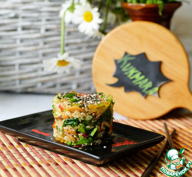 Китайский салат из шпината и риса
