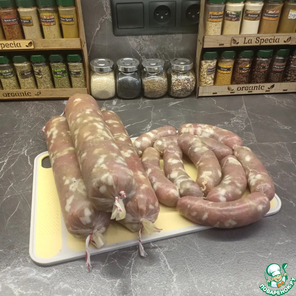 Колбаса рубленая из свинины и курицы