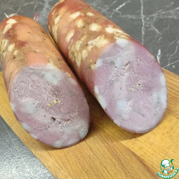 Колбаса рубленая из свинины и курицы