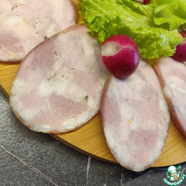 Колбаса рубленая из свинины и курицы