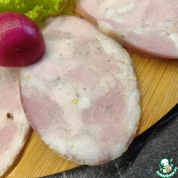 Колбаса рубленая из свинины и курицы