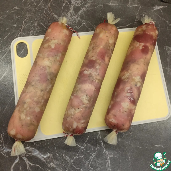 Колбаса рубленая из свинины и курицы