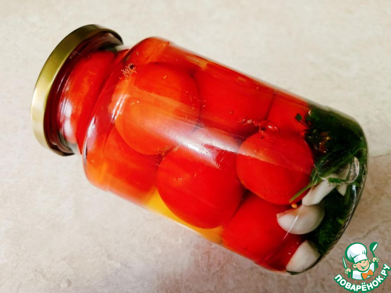 Консервированные помидоры с морковной ботвой