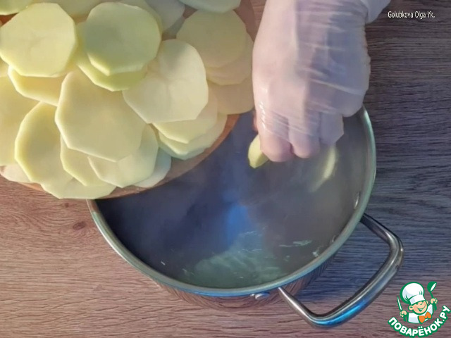 Котлетный фарш в картофельной чешуе