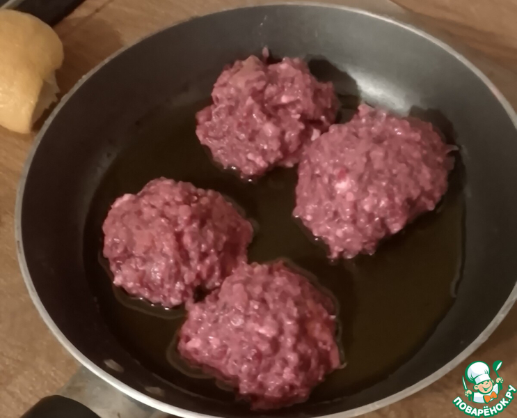 Котлеты с яблоком, свеклой и фета