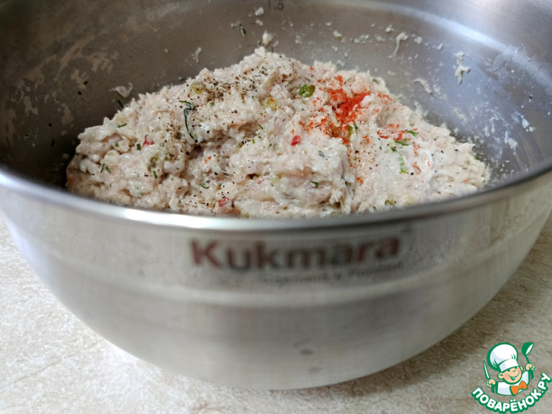 Котлеты с творогом и маринованным огурчиком