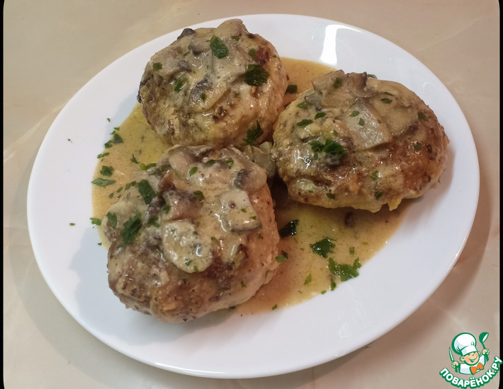 Котлеты в грибном соусе
