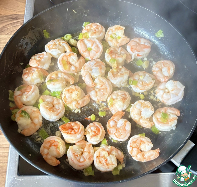 Креветки со стеклянной лапшой по-азиатски