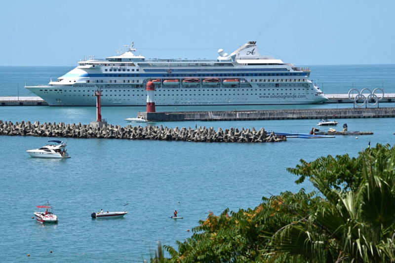 Круизный лайнер с россиянами не пустили в Стамбул