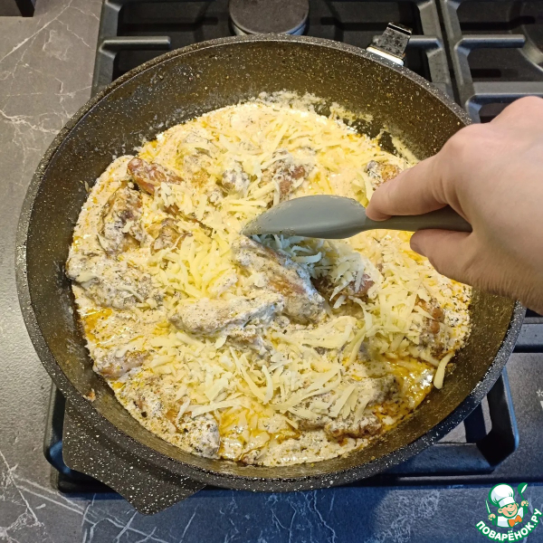 Крылышки в сырно-сливочном соусе