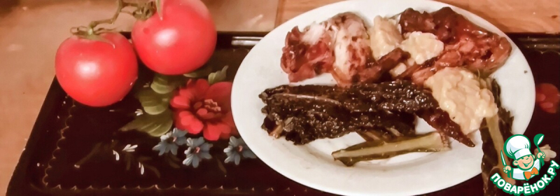 Курица с пюре из бобов, зеленью