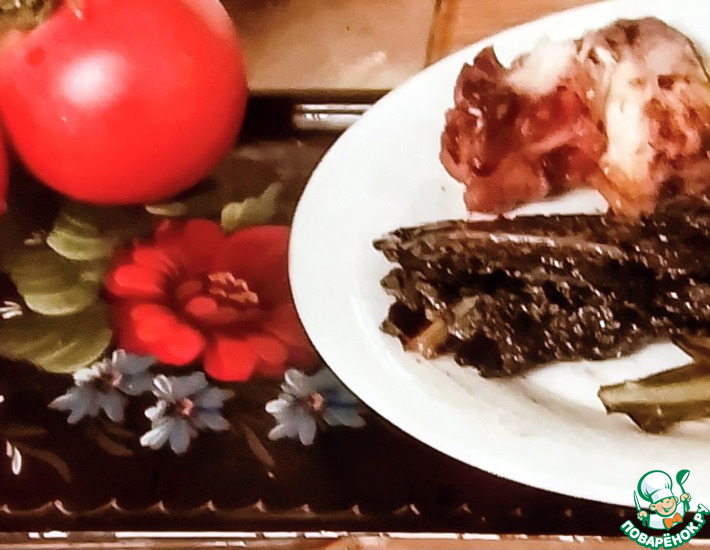 Курица с пюре из бобов, зеленью