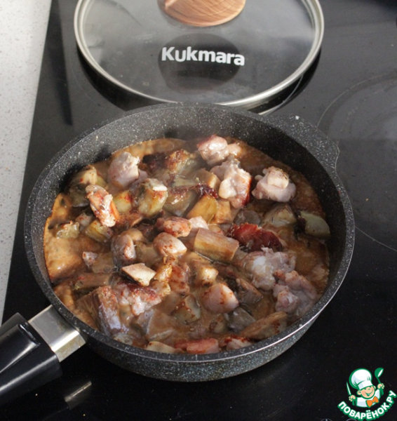 Куриное филе бедра с баклажанами