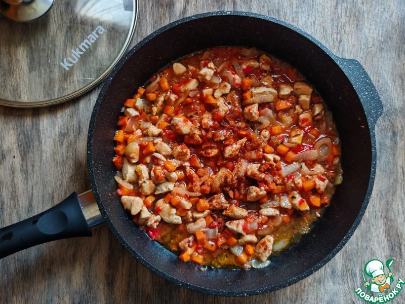 Куриное филе с пельменными рулетиками