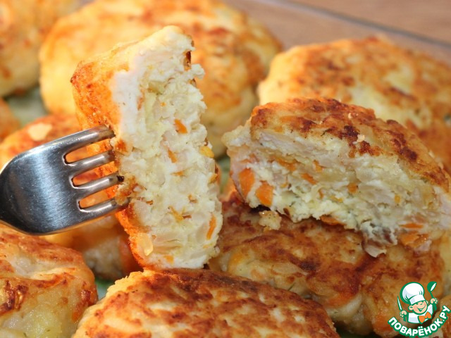 Куриные котлеты на кабачковой подушке