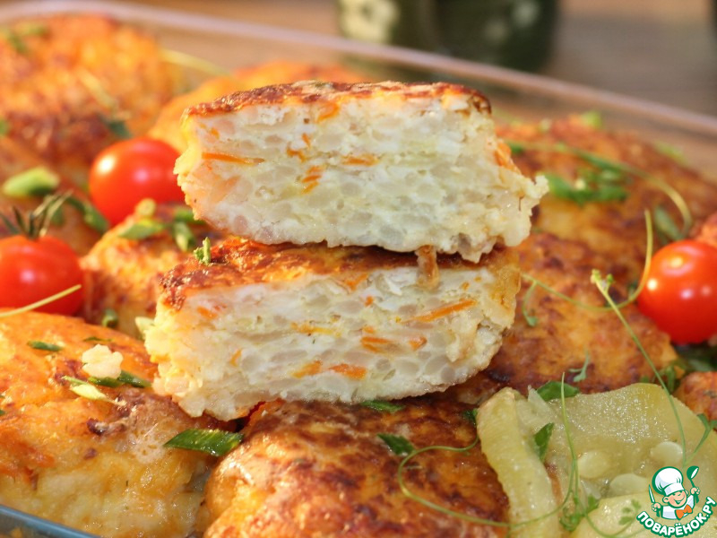 Куриные котлеты на кабачковой подушке