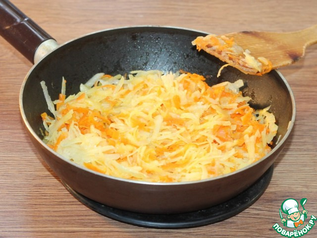 Куриные котлеты на кабачковой подушке