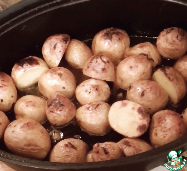 Куриные крылья с картофелем и харисой