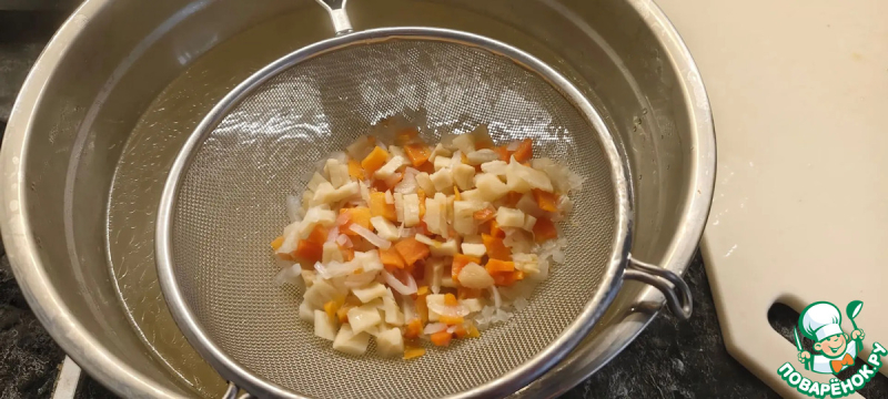 Куриный суп с лисичками
