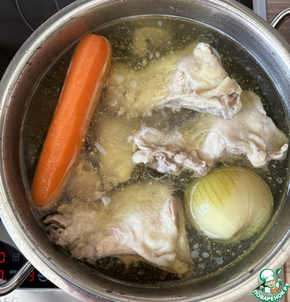 Куриный суп с овощами и лапшой