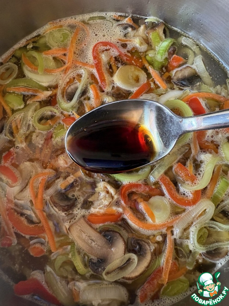 Куриный суп с овощами и лапшой