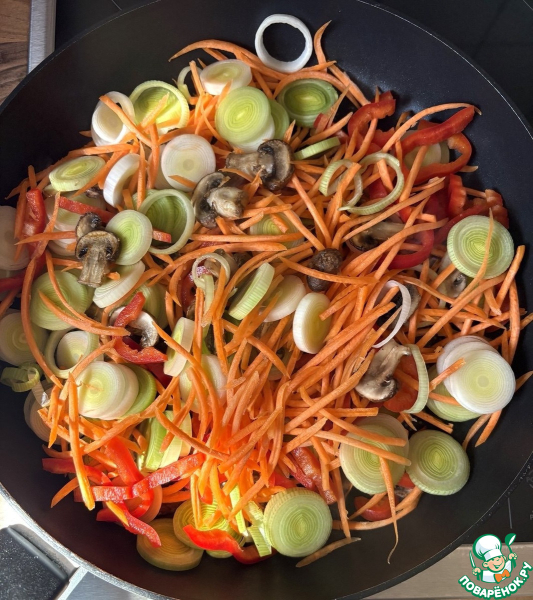 Куриный суп с овощами и лапшой