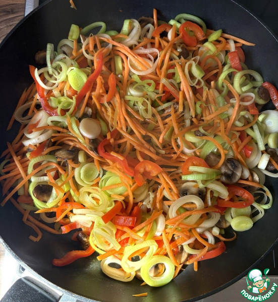 Куриный суп с овощами и лапшой