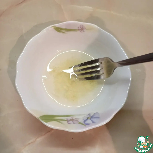 Легкий салат с огурцами и оливками