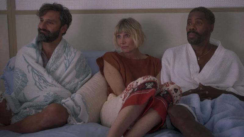 Легкий сериал на 16 эпизодов, который стал одним из любимых среди украинцев на Netflix
