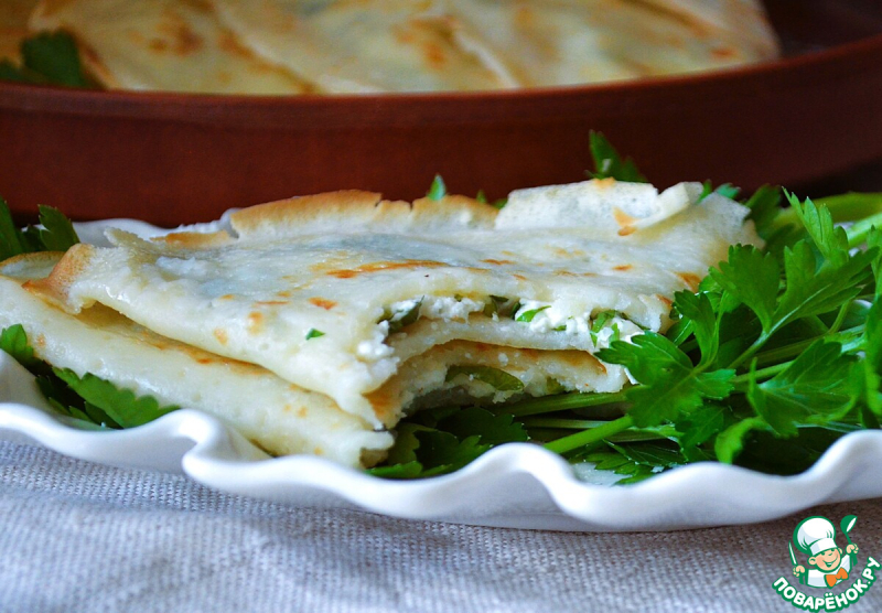 Ленивые гёзлеме с творогом, сыром, зеленью