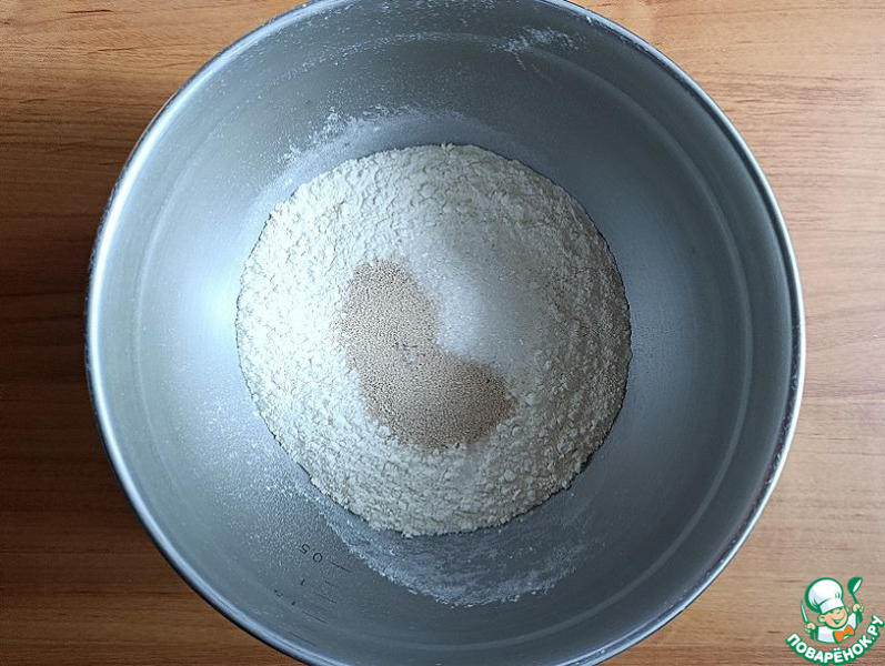 Маковые булочки с протёртой черникой