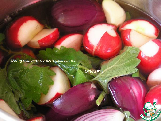 Маринованные овощи с мелиссой