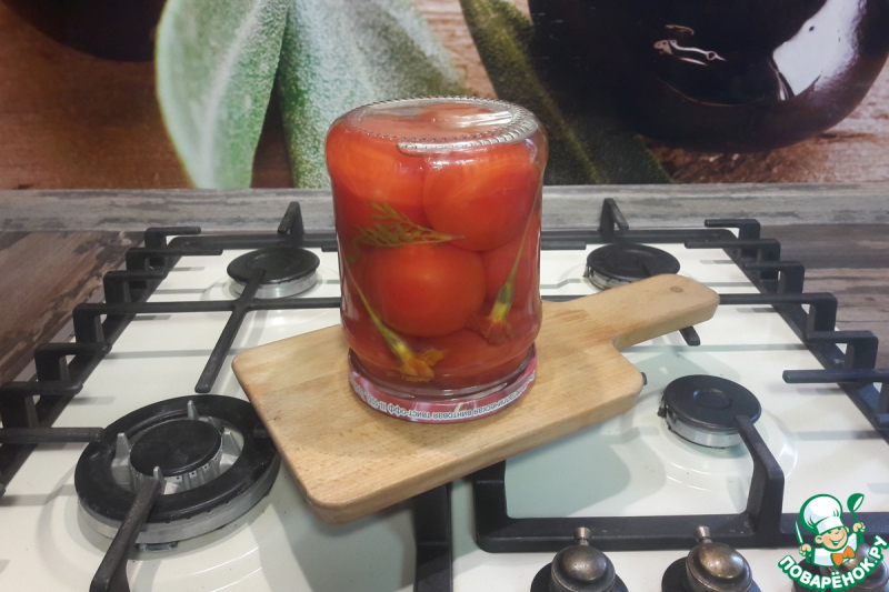 Маринованные помидоры с бархатцами на зиму