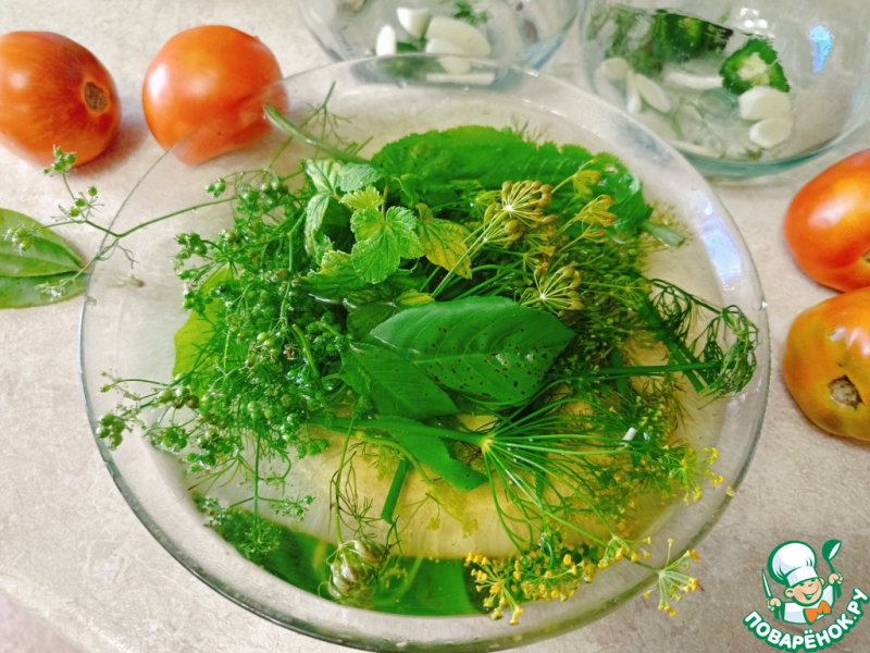 Маринованные помидоры со сливами