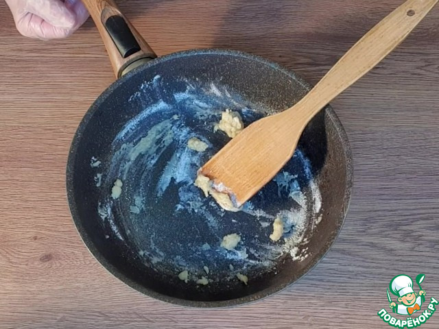 Минтай запечённый под грибным соусом