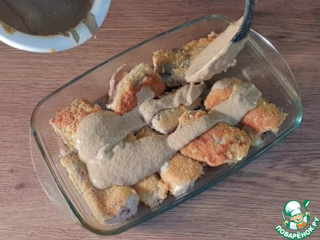 Минтай запечённый под грибным соусом