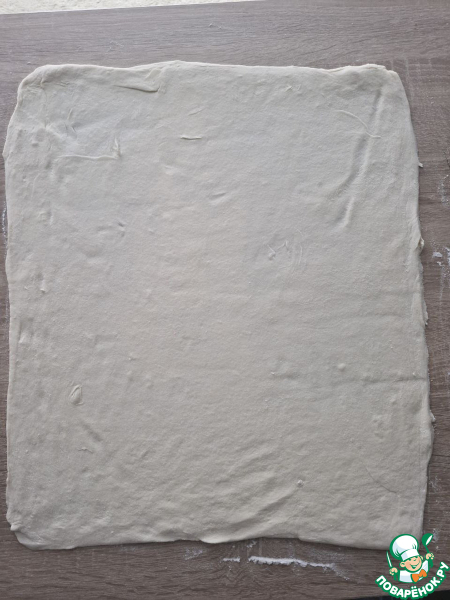 Мясной рулет в слоеном тесте