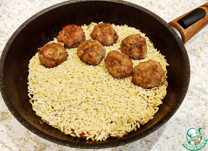 Мясные фрикадельки с пастой "Орзо"