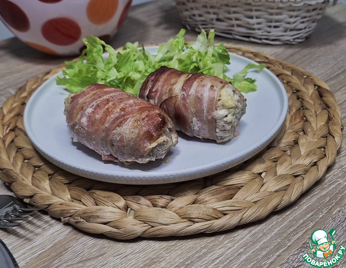 Мясные рулетики с ананасами