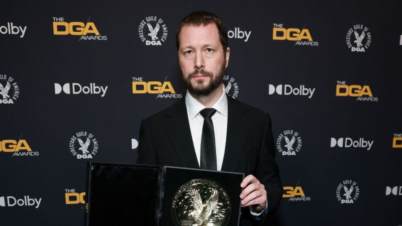 Мстислав Чернов получил премию Гильдии режиссеров США за фильм "2000 метров до Авдеевки"