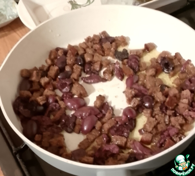 Натёртые помидоры, фасоль с оливковой пангритатой