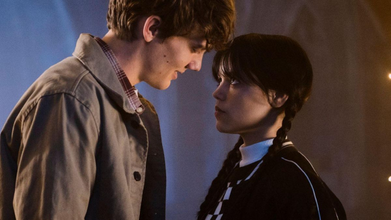 Netflix впервые показали, как будет выглядеть Леди Гага в сериале "Венздей": жуткое фото