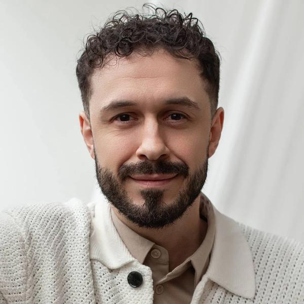 Об участии в русскоязычных проектах, гражданской позиции и войне: откровенное интервью с Юрием Дяком