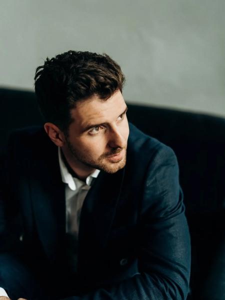 "Обратное направление", съемки в "Вестнике" и личная жизнь: откровенное интервью с Павлом Текучевым