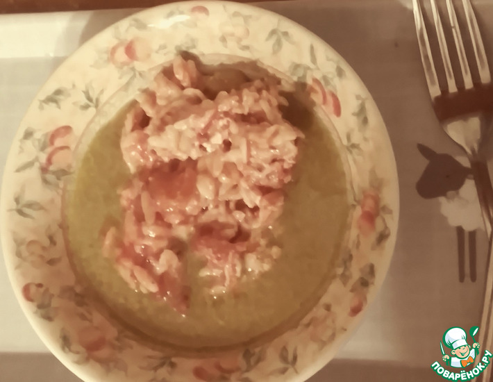 Орзо, запеченные с перцами, оливками, халуми