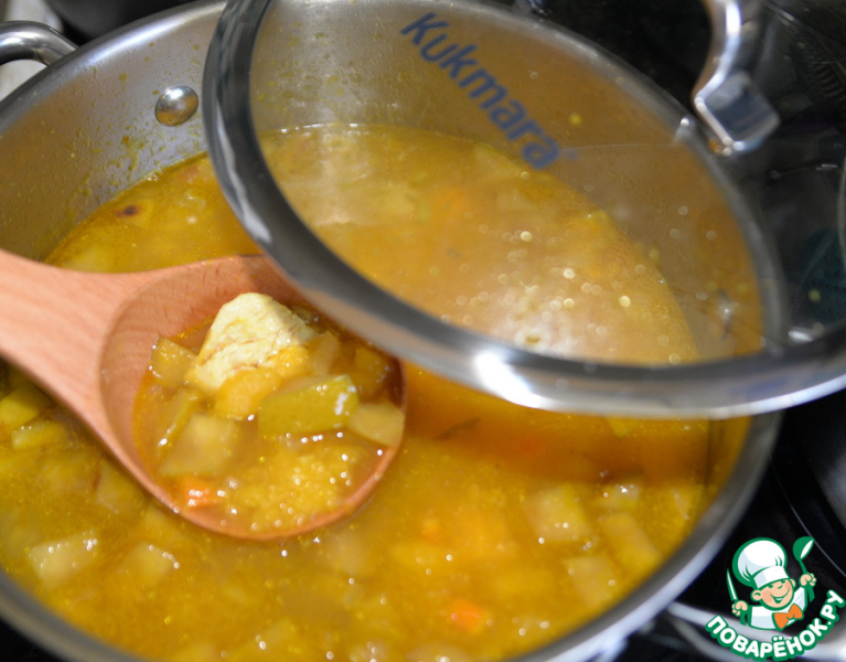 Осенний суп с яблоком и тыквой