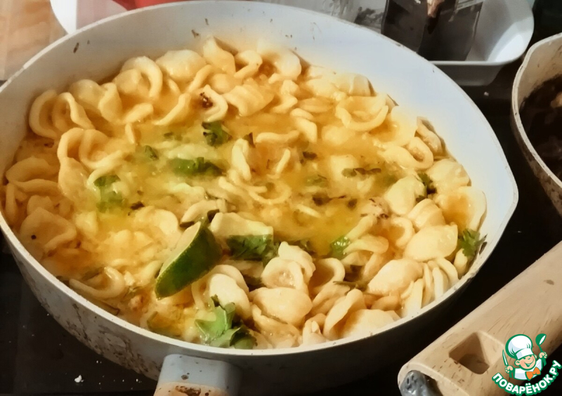 Острая паста с лаймом и крабом