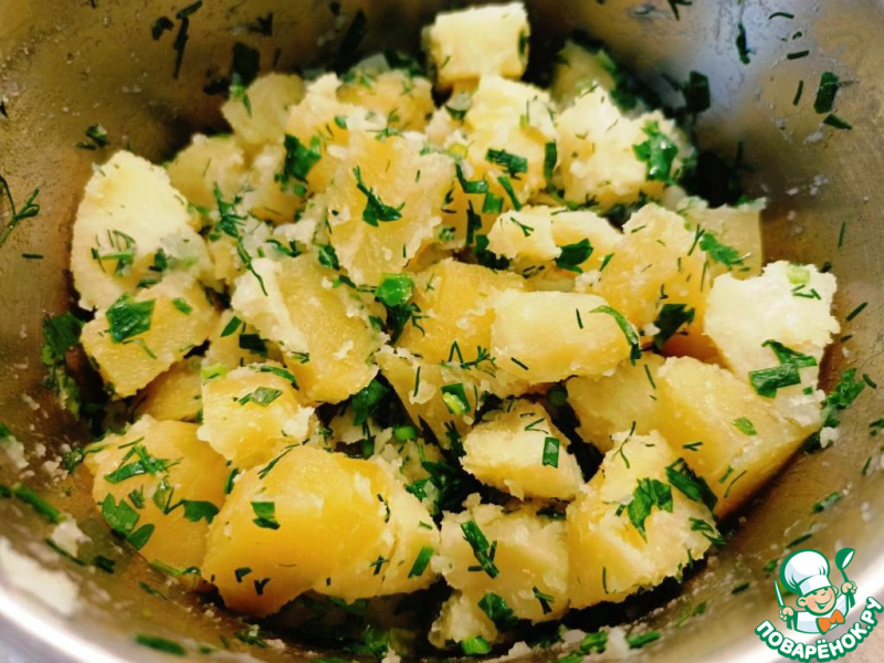 Отварной картофель с сезонной зеленью